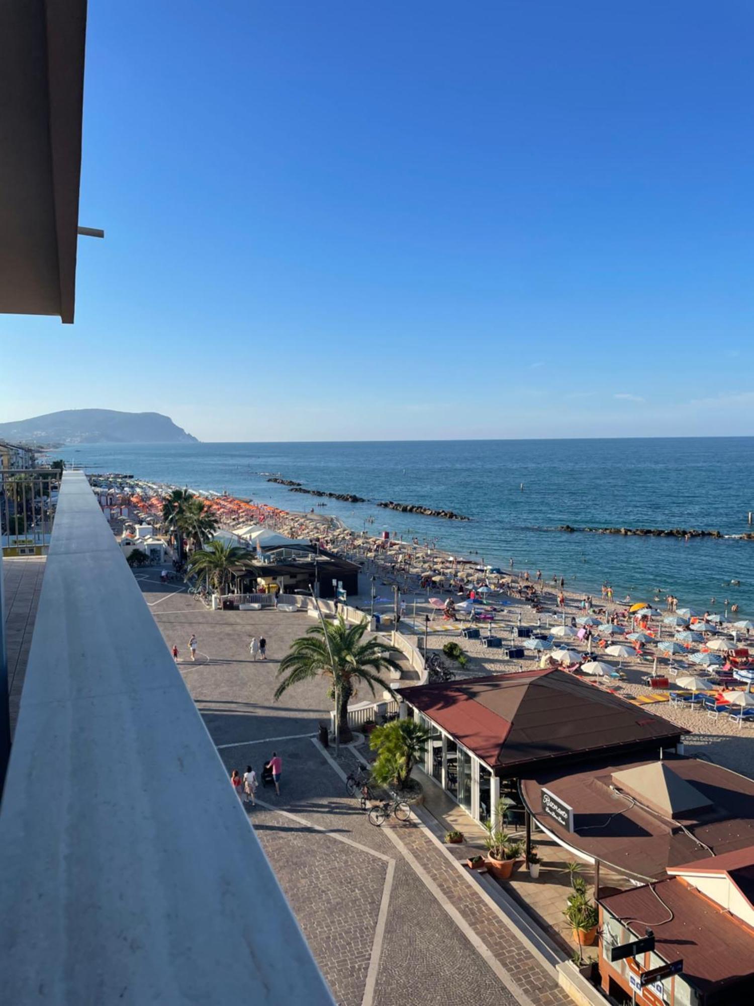 Il Balcone Sul Mare Apartment Porto Recanati Luaran gambar